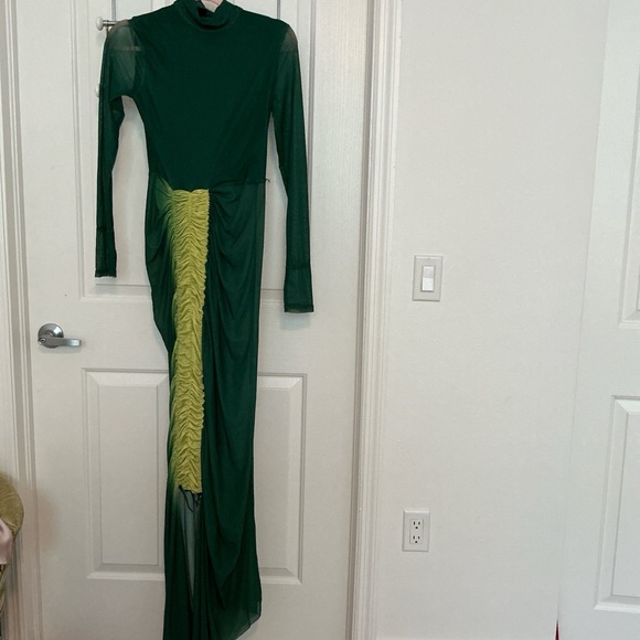 Elegant Green and Yellow Long Sleeve Dress - Picture 1 of 2